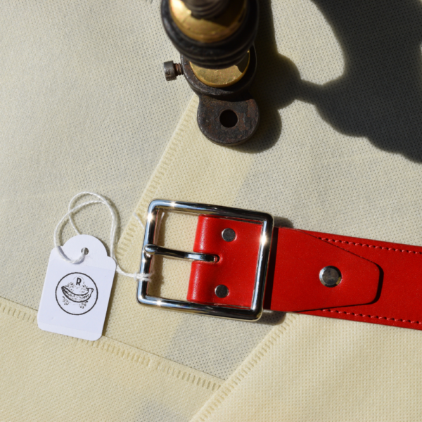 Ceinture en cuir rouge Made in France de qualité, fait avec du cuir de vachette