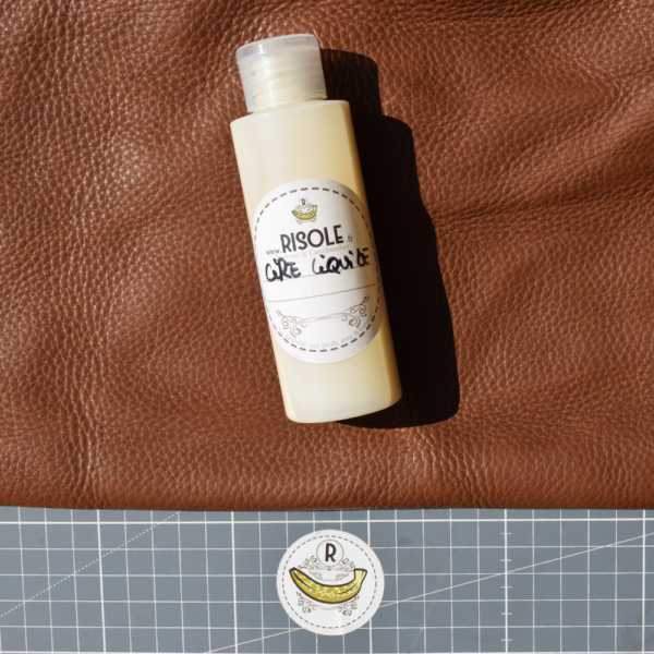 Cire liquide pour chaussures de la marque Risole